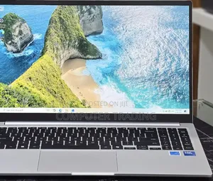 New Laptop Samsung Galaxy Book4 16GB Intel Core i7 SSD 512GB