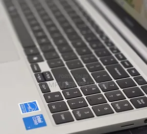 New Laptop Samsung Galaxy Book4 16GB Intel Core i7 SSD 512GB
