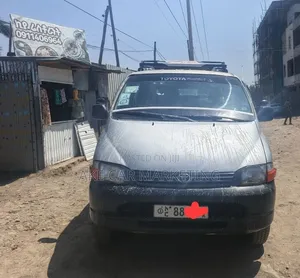 Toyota HiAce 2002 Grey