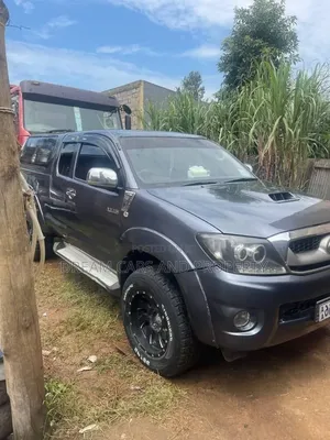 Toyota Hilux 2.5 D-4D 4X4 SRX 2010 Black