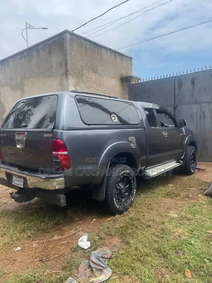 Toyota Hilux 2.5 D-4D 4X4 SRX 2010 Black