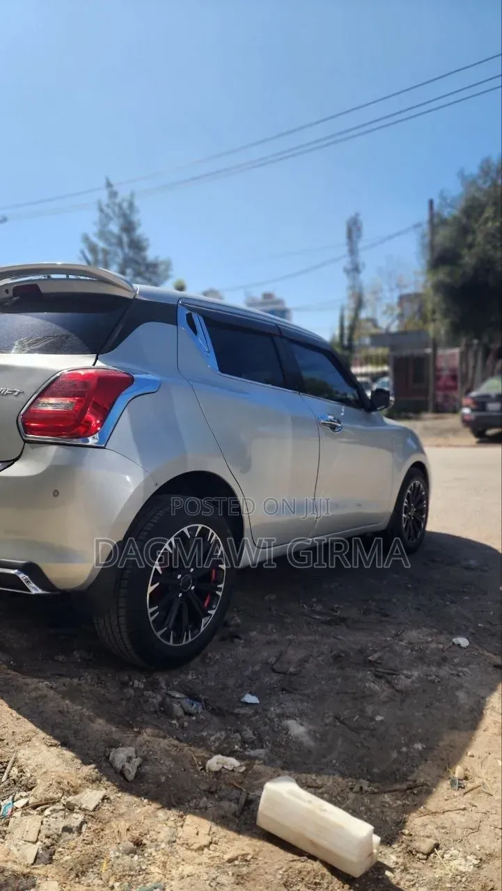 Suzuki Swift 2021 White