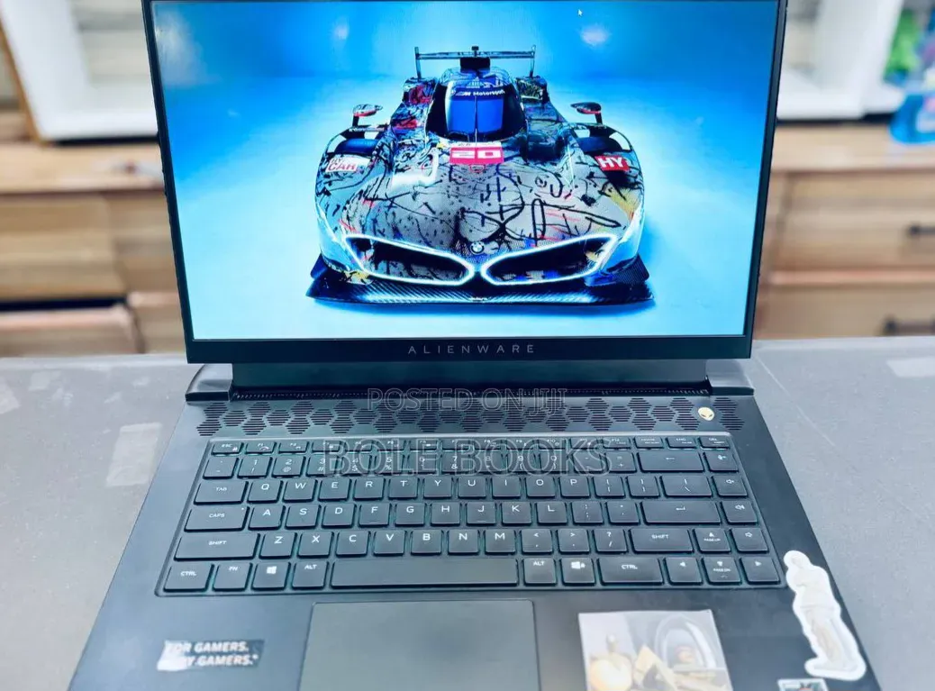 New Laptop Alienware M15 16GB AMD Ryzen 9 SSD 1T