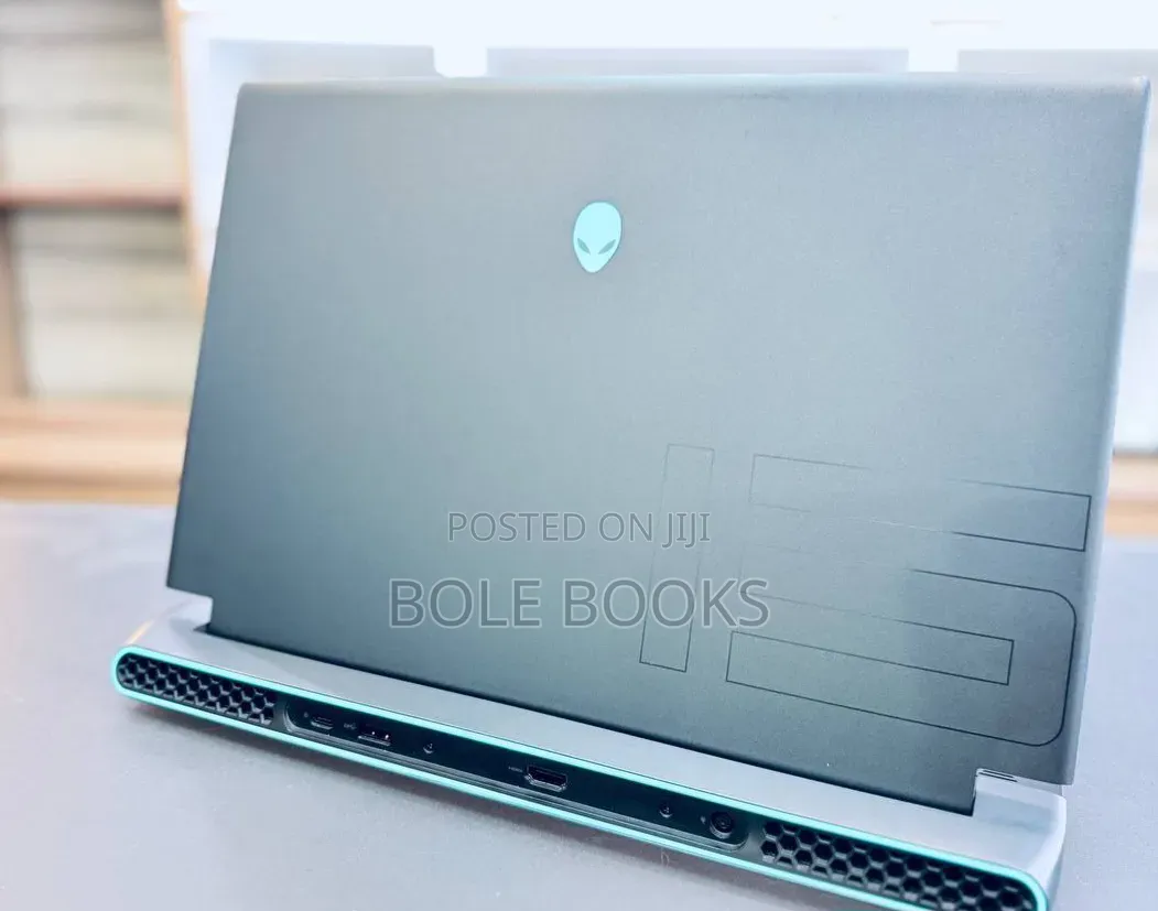 New Laptop Alienware M15 16GB AMD Ryzen 9 SSD 1T