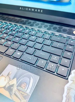 New Laptop Alienware M15 16GB AMD Ryzen 9 SSD 1T