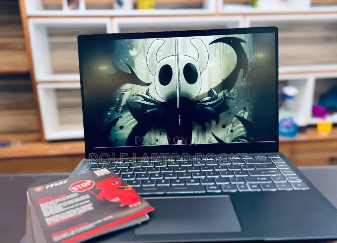 New Laptop MSI Modern 14 8GB Intel Core i7 SSD 512GB