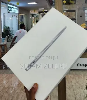 New Laptop Apple MacBook Air 2020 M1 8GB Apple M1 SSD 256GB