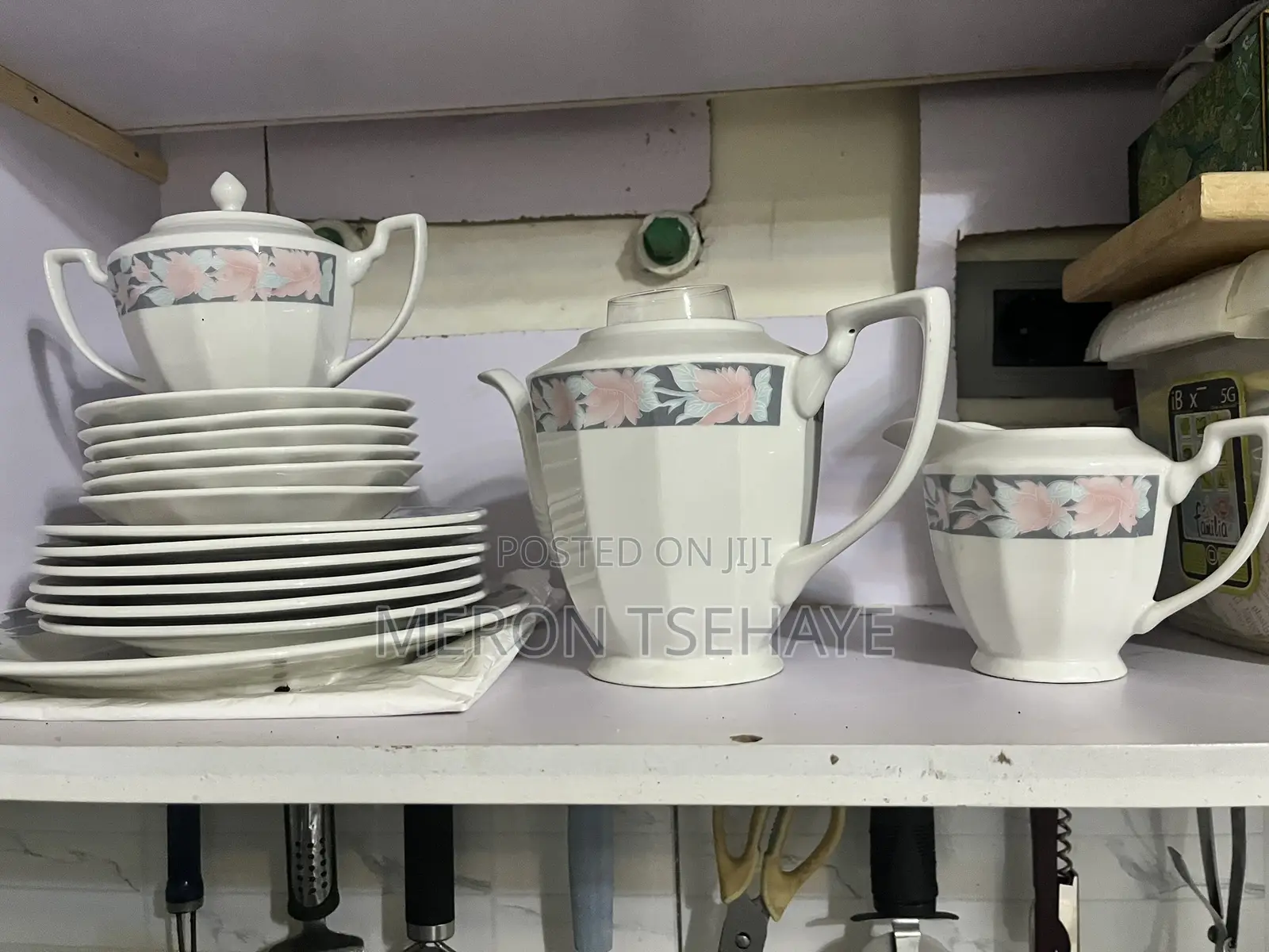 Ceramic Plates/Tea Set 16 Pieces