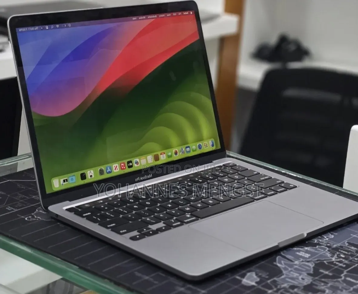 New Laptop Apple MacBook Pro 2020 M1 8GB Apple M1 SSD 512GB