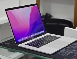 New Laptop Apple MacBook Pro 2017 16GB Intel Core i7 SSD 512GB