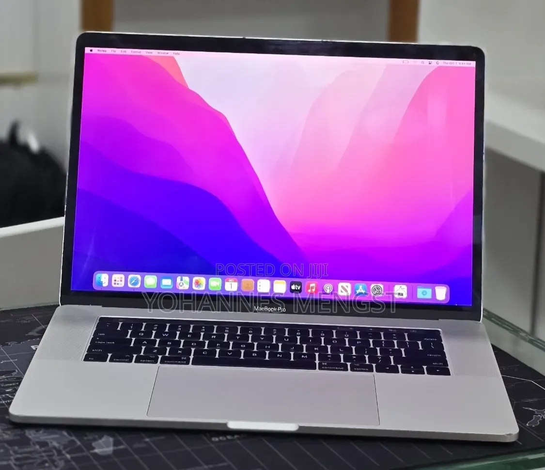 New Laptop Apple MacBook Pro 2017 16GB Intel Core i7 SSD 512GB