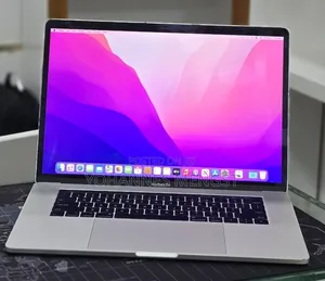 New Laptop Apple MacBook Pro 2017 16GB Intel Core i7 SSD 512GB