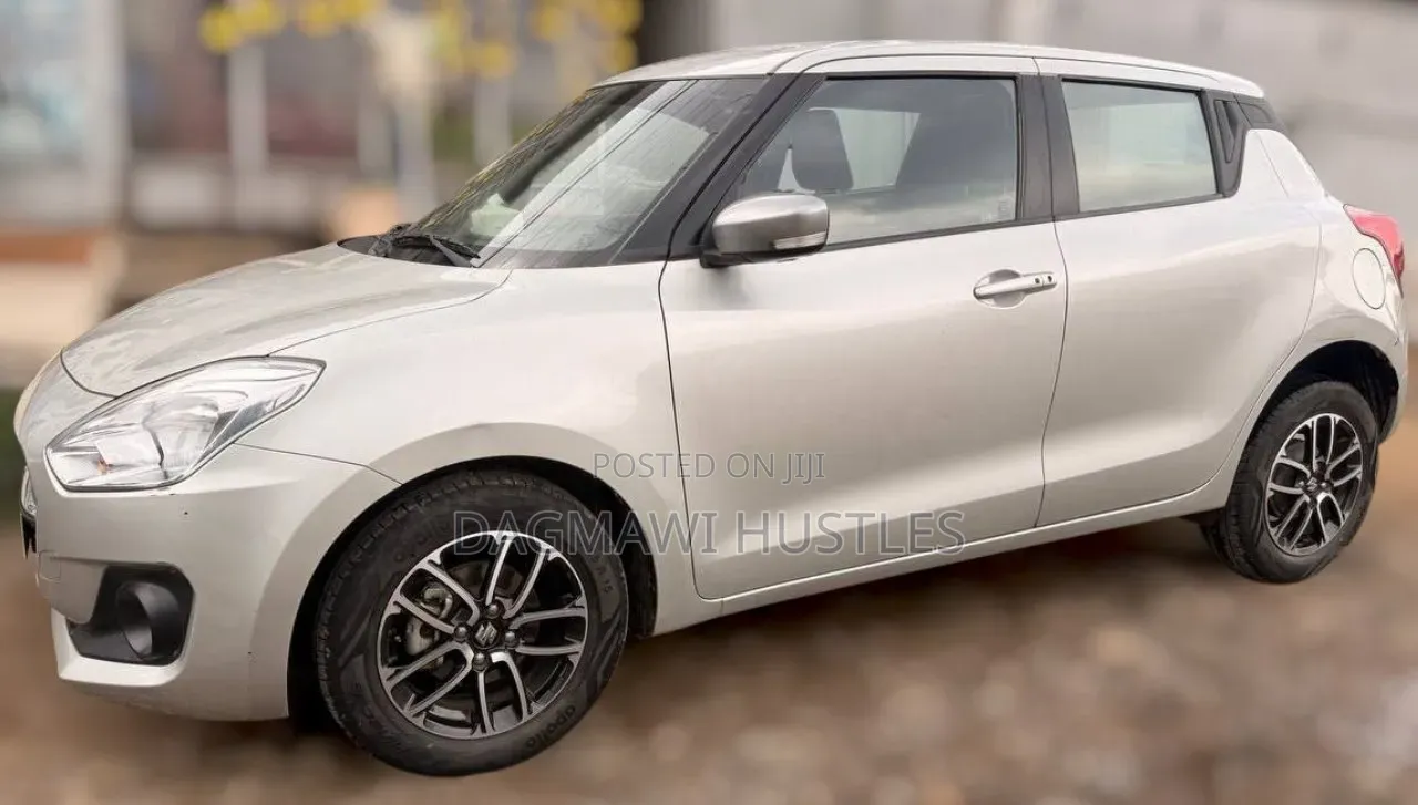 Suzuki Swift 2021 Silver