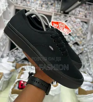 Vans Authentic Canvas “Triple Black”
