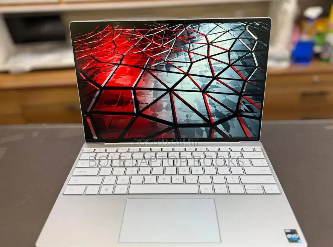 New Laptop Dell XPS 13 8GB Intel Core i5 SSD 256GB