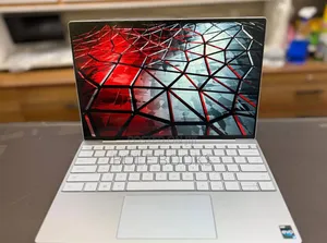 New Laptop Dell XPS 13 8GB Intel Core i5 SSD 256GB