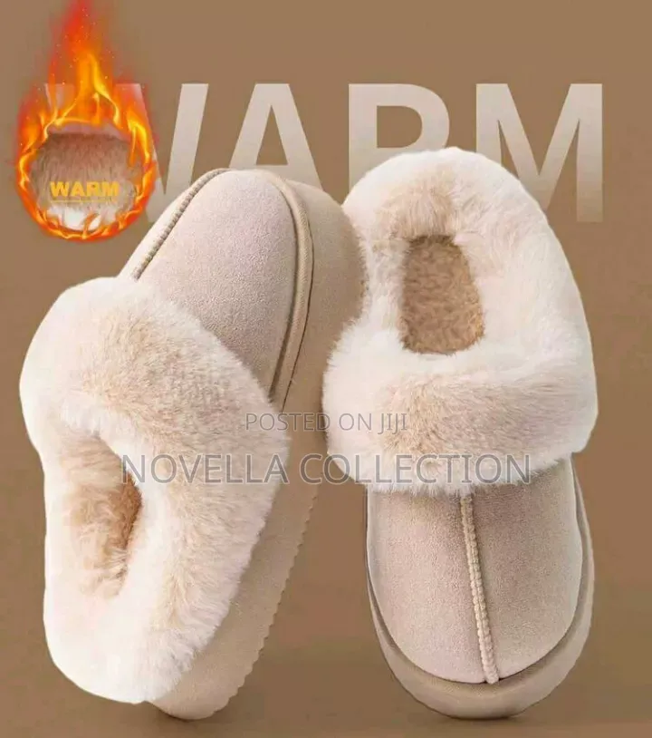 Women's Plush Lined Thick Sole Warm Slippers.