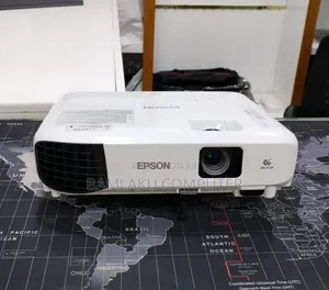 Brand New EPSON Projector With Bag , Remote 
Model Name: EB-E10