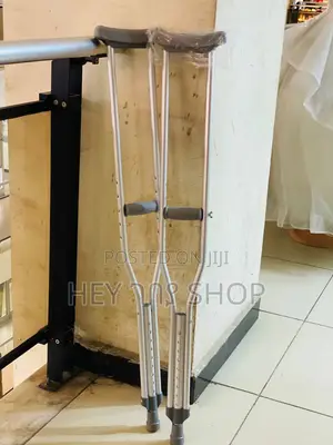 Axillary Walking Crutch ክራች ከአልሙንየም የተሰራ ቁመቱ ከፍዝቅ የሚል ጠንካራ