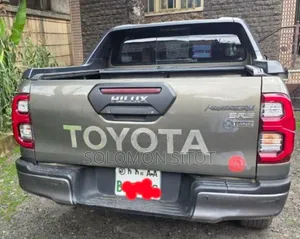 Toyota Hilux Revo Double Cab Deisel 2.4 AWD 2022 Gray
