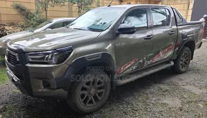 Toyota Hilux Revo Double Cab Deisel 2.4 AWD 2022 Gray