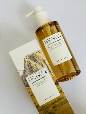Centella Light Cleansing Oil – Removes Makeup & Sunscreen