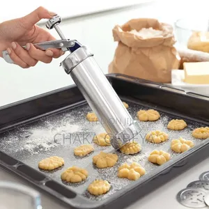 2‐in‐1 Cookies Maker – 13 Stencils + 8 Decoration Nozzles