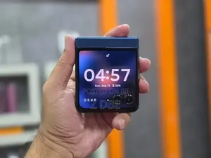 New Motorola Razr 2025 256 GB