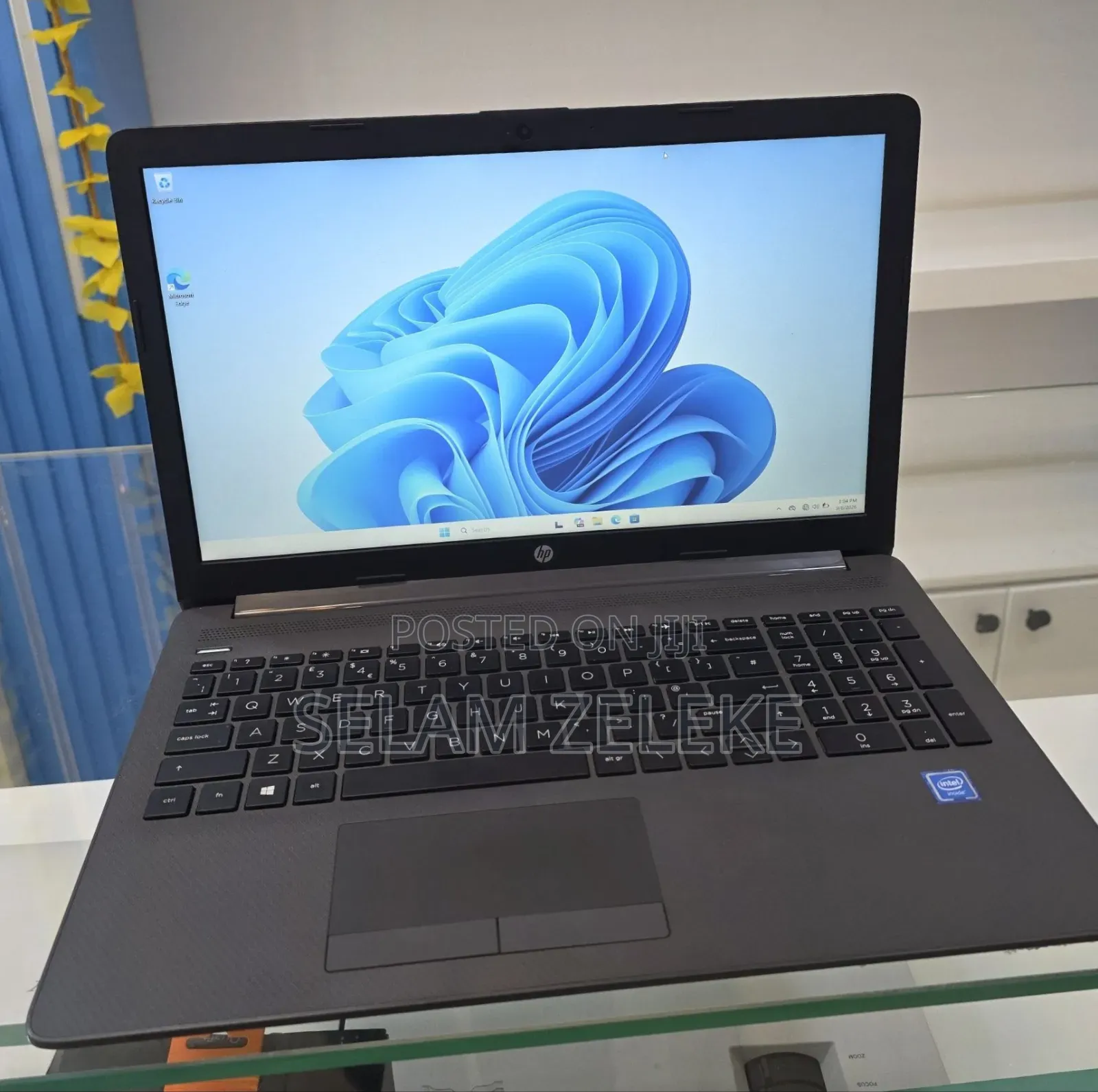New Laptop HP 4GB SSD 128GB