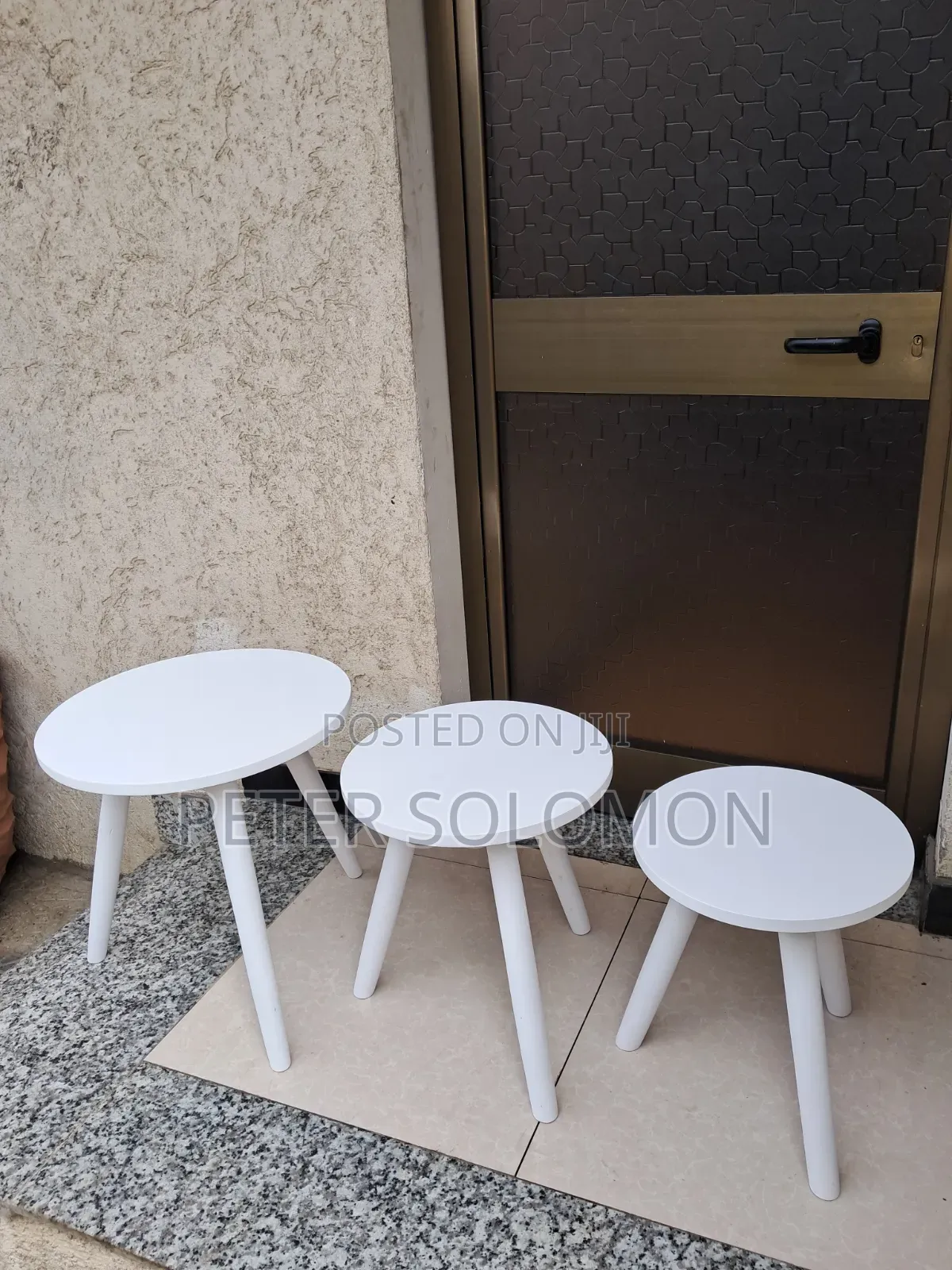 Table Sat All White