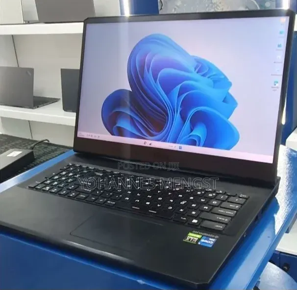 New Laptop MSI GP75 Leopard 16GB Intel Core i7 SSD 512GB
