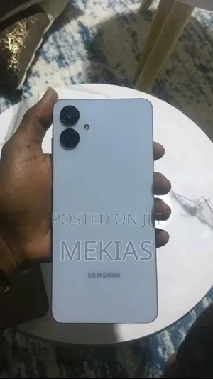 Samsung Galaxy A06 64 GB Pink