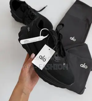 Alo Runner Yoga “Triple Black” Unisex Sneakers Elegant