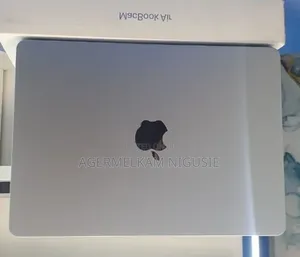 New Laptop Apple MacBook Air 2025 M4 16GB Intel Core Ultra 7 SSD 512GB