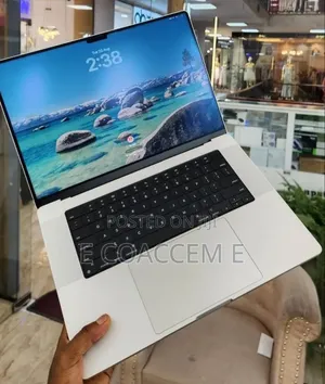 New Laptop Apple MacBook 16GB SSD 1T