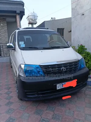 Car 2010 White