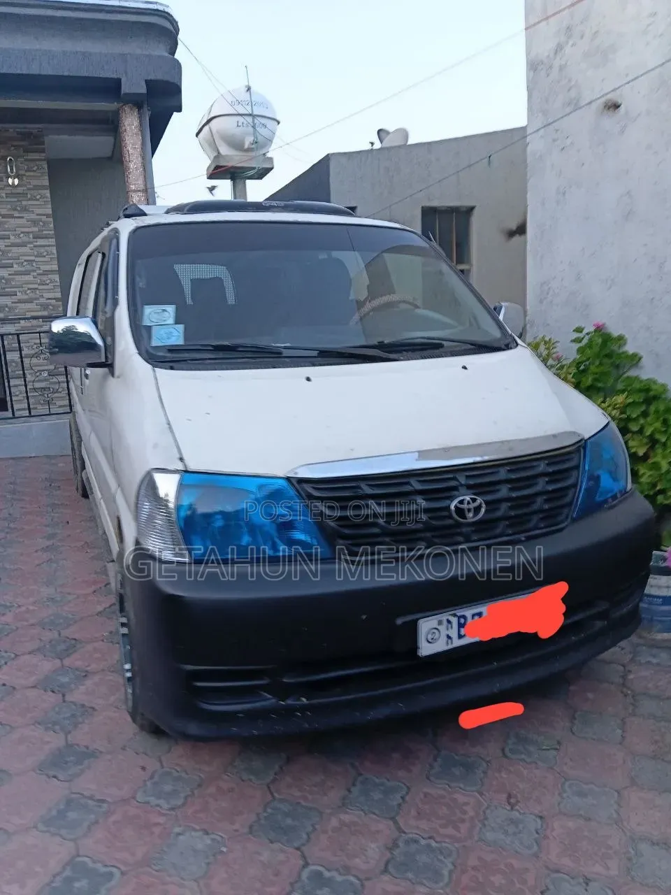 Car 2010 White