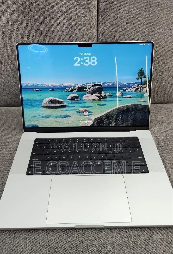 New Laptop Apple MacBook 16GB SSD 1T