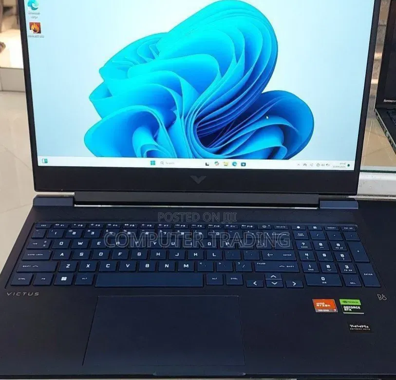 New Laptop HP Victus 16 8GB AMD Ryzen 7 SSD 1T