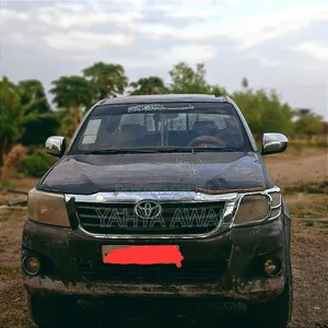 Toyota Hilux 3.0 D-4D 4x4 2012 Gray