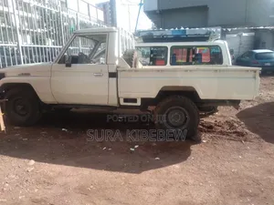 Toyota Land Cruiser 90 1997 White