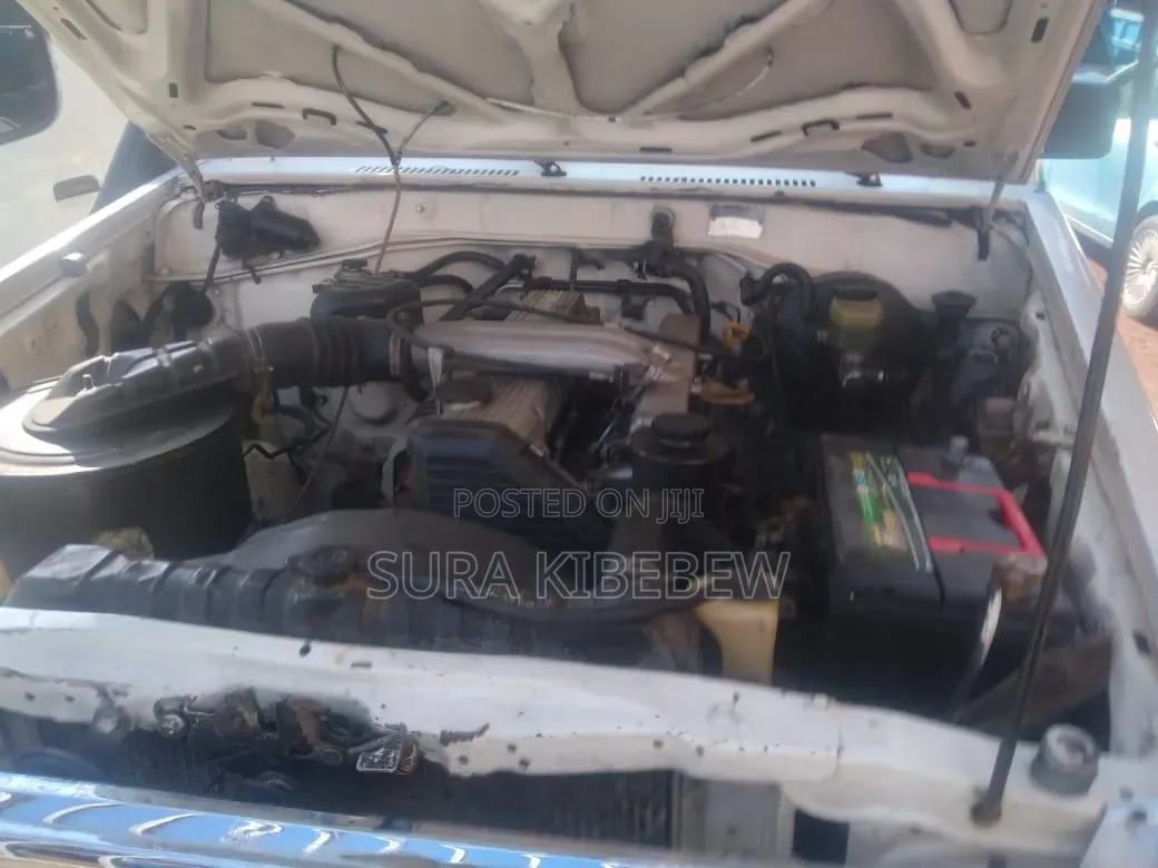 Toyota Land Cruiser 90 1997 White