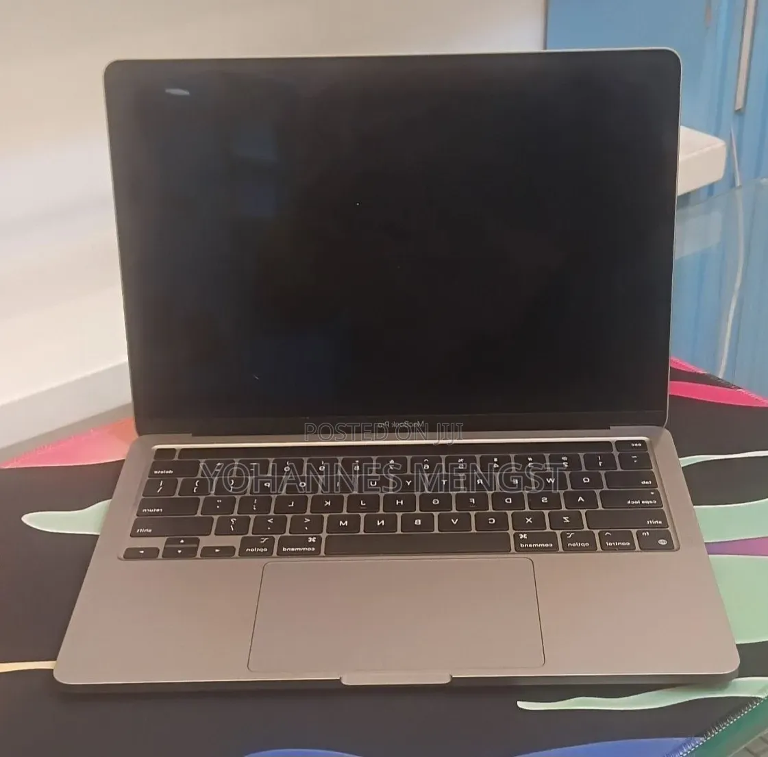 New Laptop Apple MacBook Pro 2020 M1 8GB Apple M1 SSD 256GB