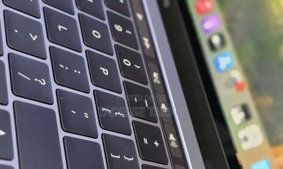 New Laptop Apple MacBook Pro 2019 16GB Intel Core i5 SSD 512GB