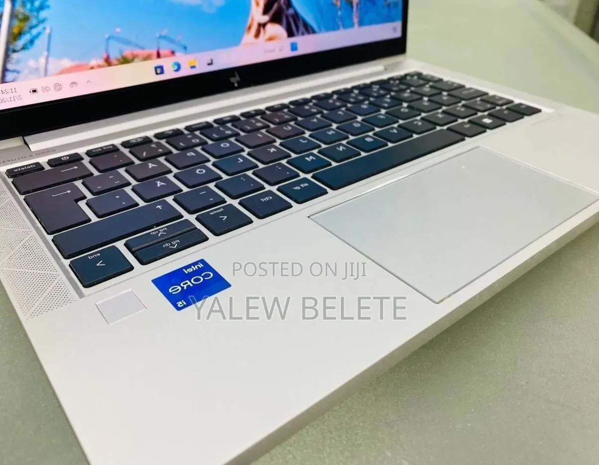 New Laptop HP EliteBook 830 G8 16GB Intel Core i5 SSD 512GB