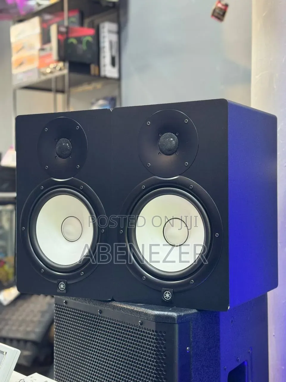 YAMAHA HS8 Studio Monitors