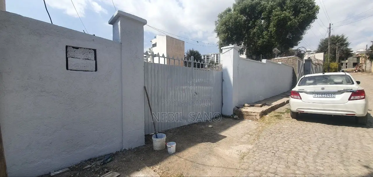 2bdrm Villa in Cmc 475Sqm2 House, Yeka for sale