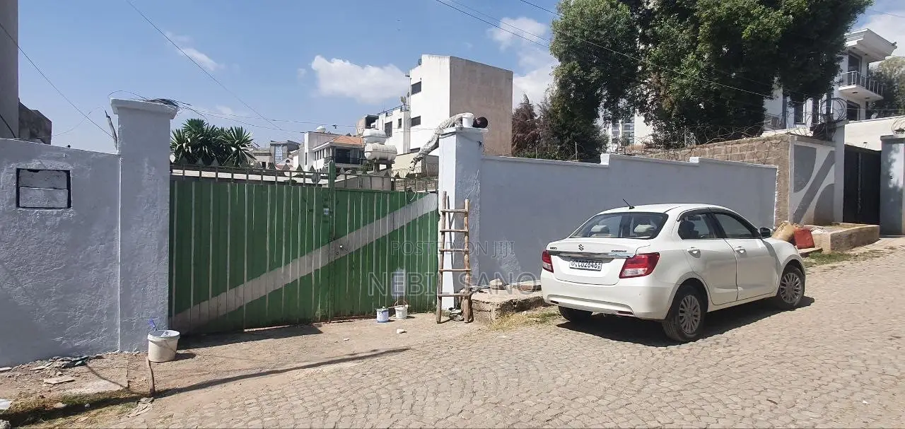 2bdrm Villa in Cmc 475Sqm2 House, Yeka for sale