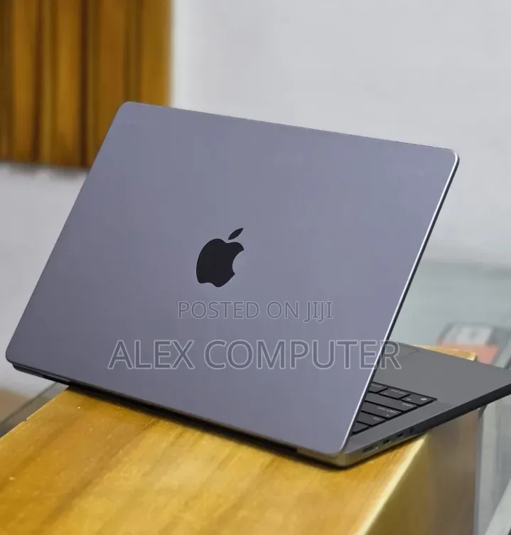 New Laptop Apple MacBook Pro 2021 M1 32GB Apple M1 Pro SSD 512GB