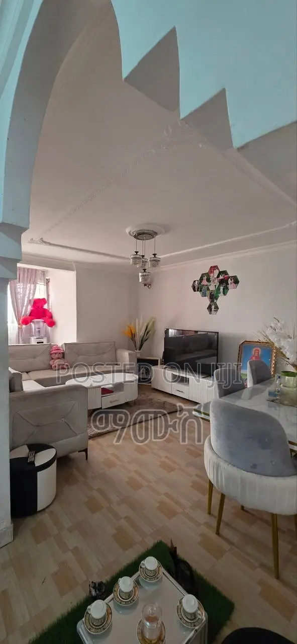 Furnished 3bdrm Condo in ቦታ ቦሌ አራብሳ በላ 3መኝታ, Bole for sale